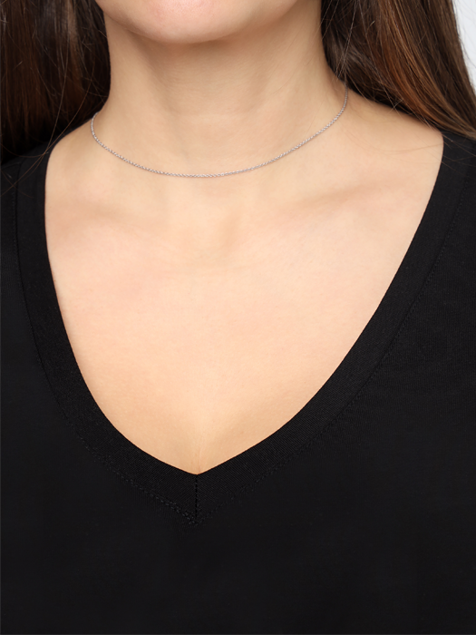 Футболка с вырезом (Черный)