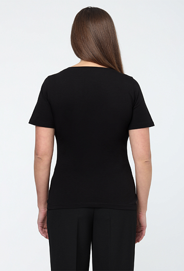 Футболка с вырезом (Черный)